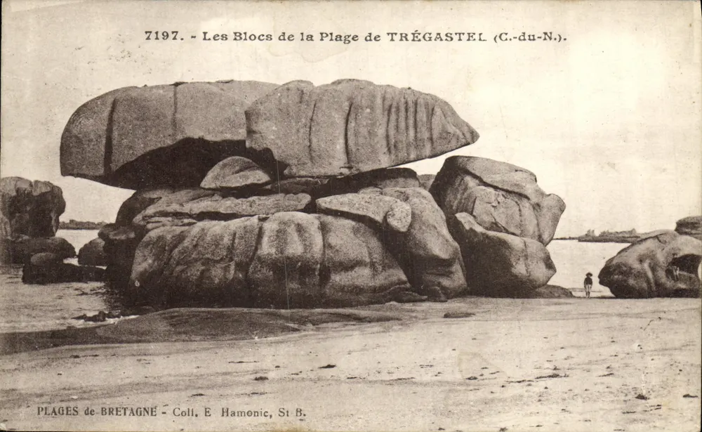 Os Blocos da Praia de Trégastel (C.-du-N.) — Praias da Bretanha — Coleção E. Hamonic, St B. - Frente