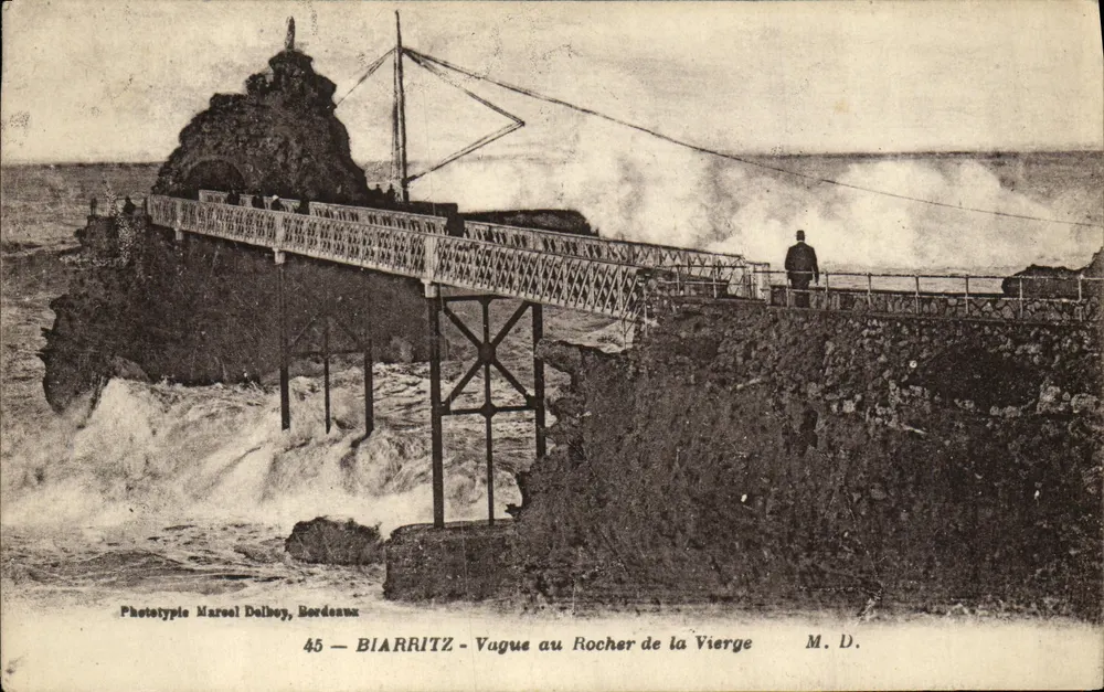 Biarritz - Welle am Felsen der Jungfrau — Phototypie Marcel Dalboy, Bordeaux, n°45 - Vorderseite