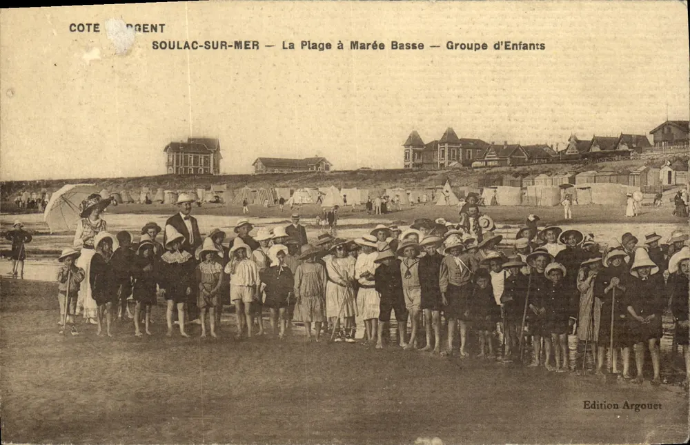 Soulac-sur-Mer — Die Strände bei Ebbe — Gruppe von Kindern — Edition Argouet - Vorderseite