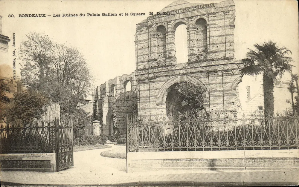 Bordeaux — Die Ruinen des Palais Gallien und der Square — Marcel Dolboy, Verlag, Bordeaux - Vorderseite