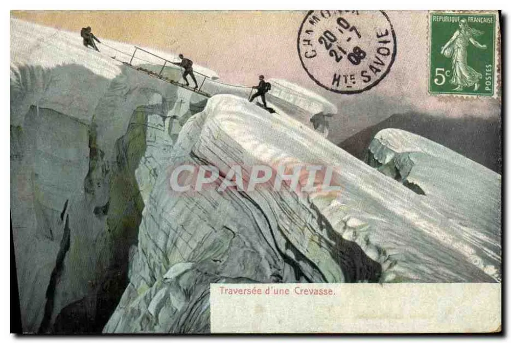 Travessia de uma Crevasse — Alpes, Haute-Savoie — editor não visível - Frente