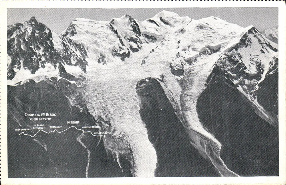 Cadeia do Mont Blanc — vista do Brevent — Hotel de l'Univers et de Genève, Chamonix - Frente