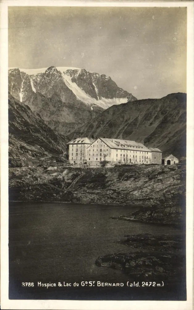 Hospício & Lago do Gº St Bernard — alt. 2472 m — série 3786 - Frente