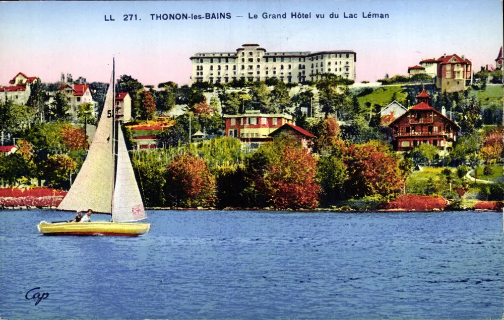 THONON-LES-BAINS — Das Grand Hotel vom Lac Léman aus gesehen — LL 271, Verlag Cap - Vorderseite