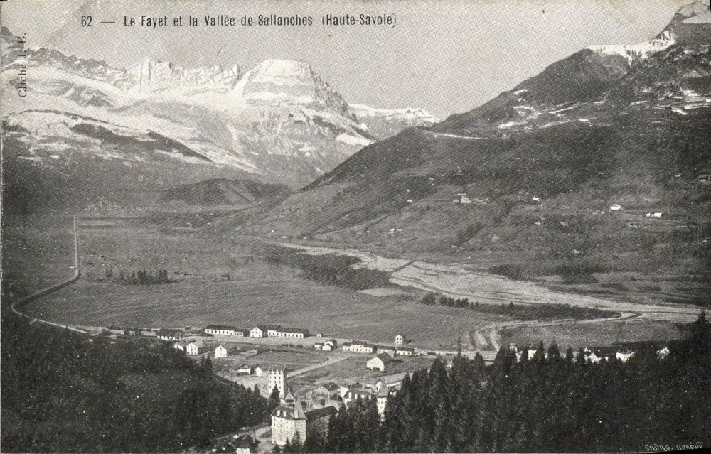 Le Fayet e a Vale de Sallanches (Alta Saboia) — vista panorâmica — Gliche J.B. - Frente