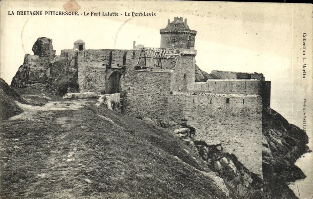 Das Fort Lalatte - Der Pont-Levis — La Bretagne Pittoresque — Phototype Vasseulle, Sammlung L. Martin - Vorderseite