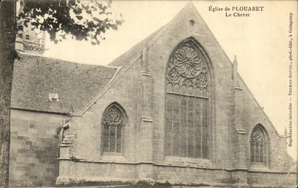Igreja de PLOUARET — O Chevet — Thomas-Dayt, fot.édit. em Guingamp - Frente