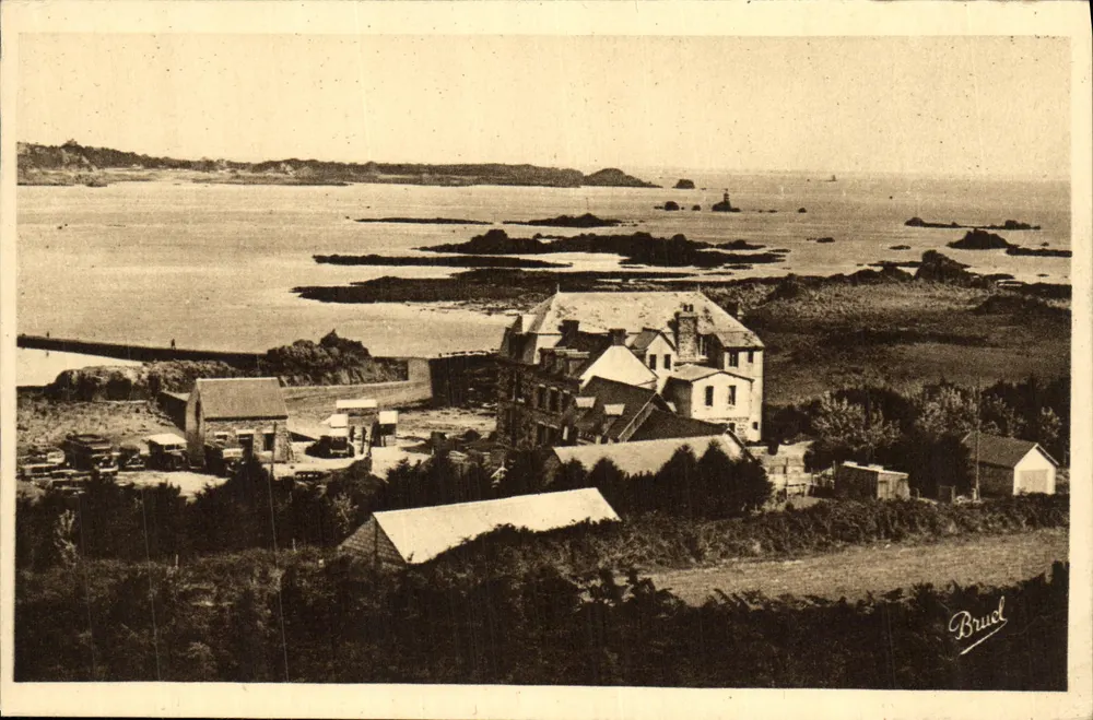 L'Arcouest (Côte-d'Armor) — Hotel Le Barbou — Allgemeiner Blick von Roc-hou — Edition Le Barbou, Plouhazanec - Vorderseite