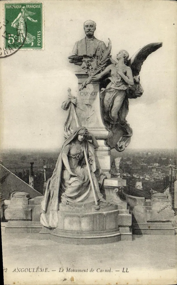 Angoulême — O Monumento de Carnot — LL - Frente