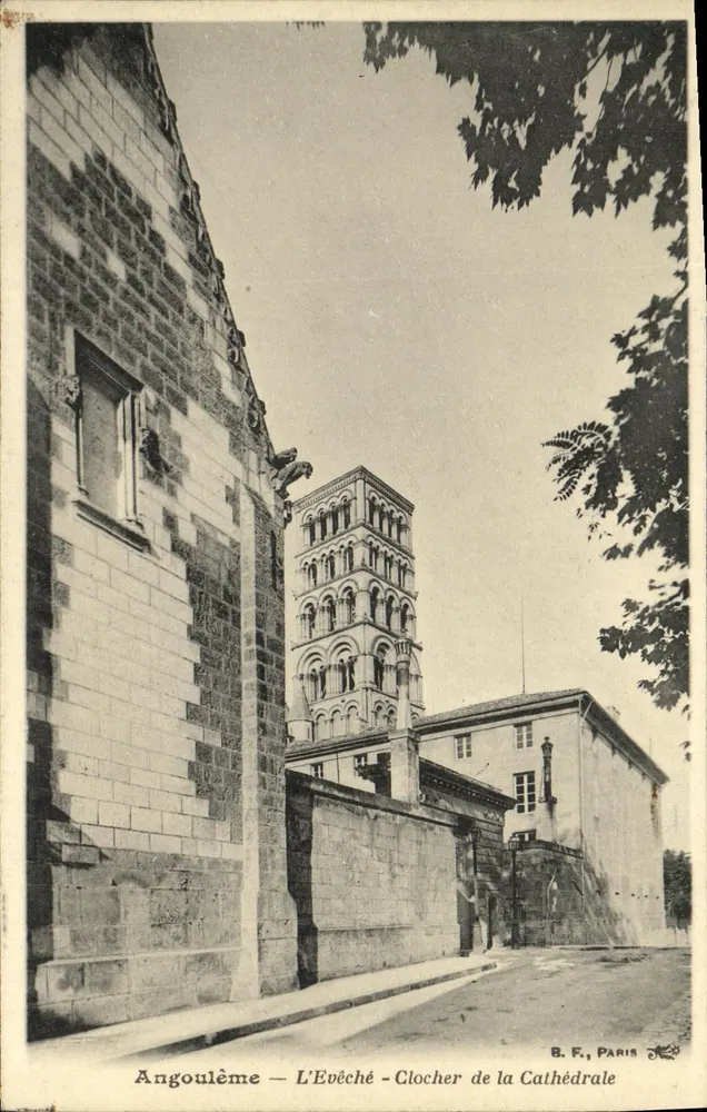 Angoulême — Das Bischofsschloss - Turm der Kathedrale — B.F., Paris - Vorderseite