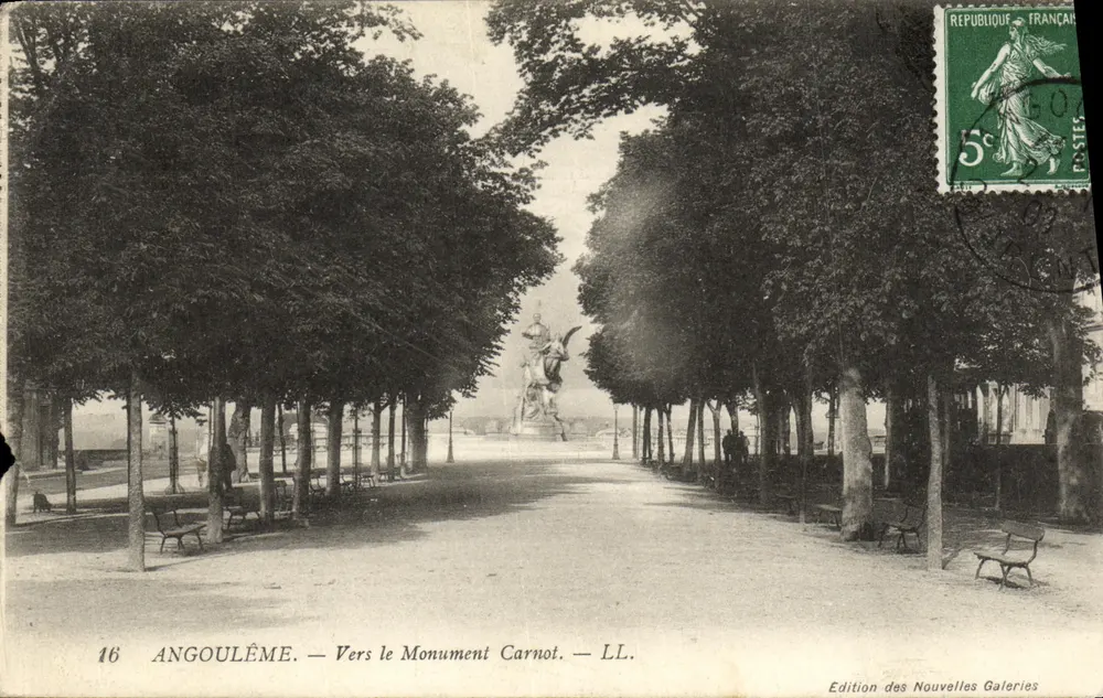 Angoulême — Em direção ao Monumento Carnot — Edição das Novas Galerias - Frente
