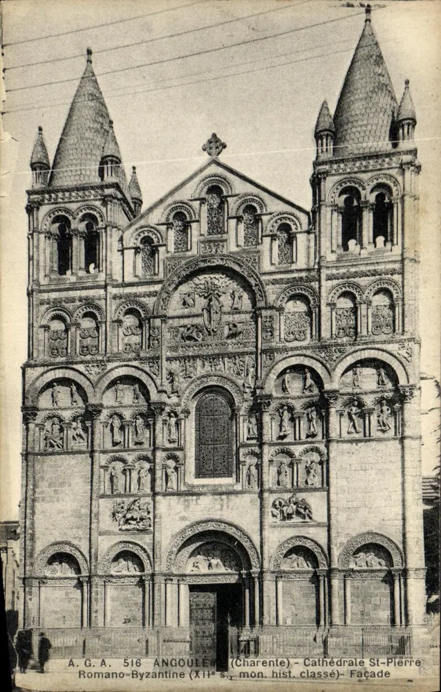 Angoulême (Charente) - Kathedrale Saint-Pierre - Romano-Byzantinische Fassade (12. Jahrhundert) - Vorderseite
