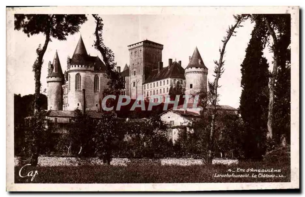 Larocheffoucauld - O Castelo — Env. de Angoulême — editor C.A.P. Strasbourg - Frente