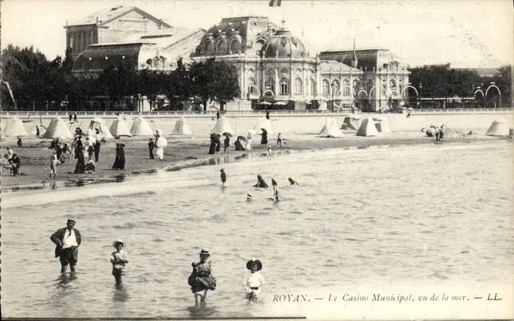Royan — Das Municipale Casino, vom Meer aus gesehen — LL. - Vorderseite