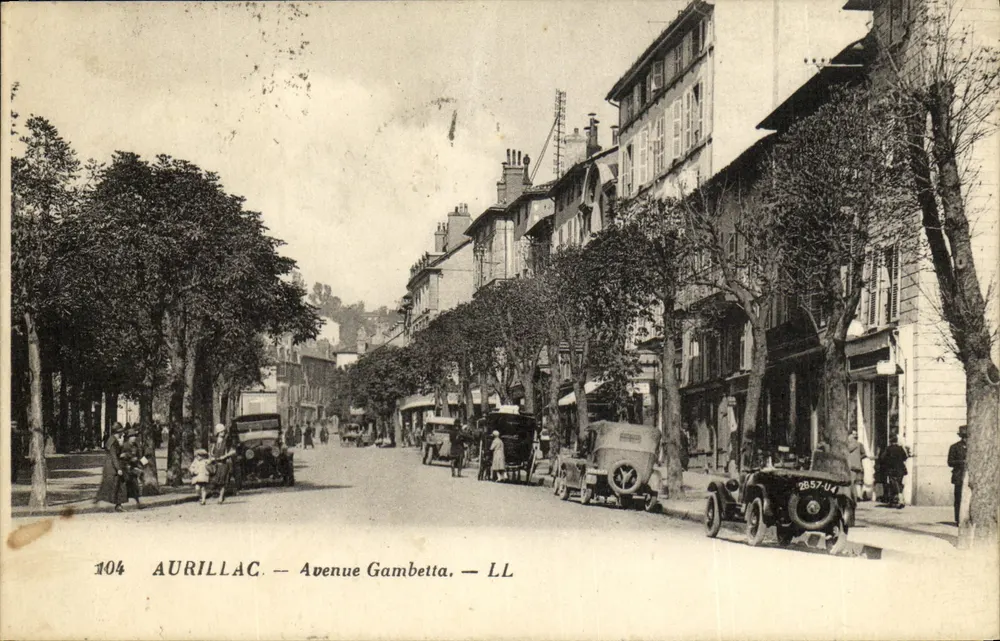 Aurillac — Avenida Gambetta — LL, n°104 - Frente
