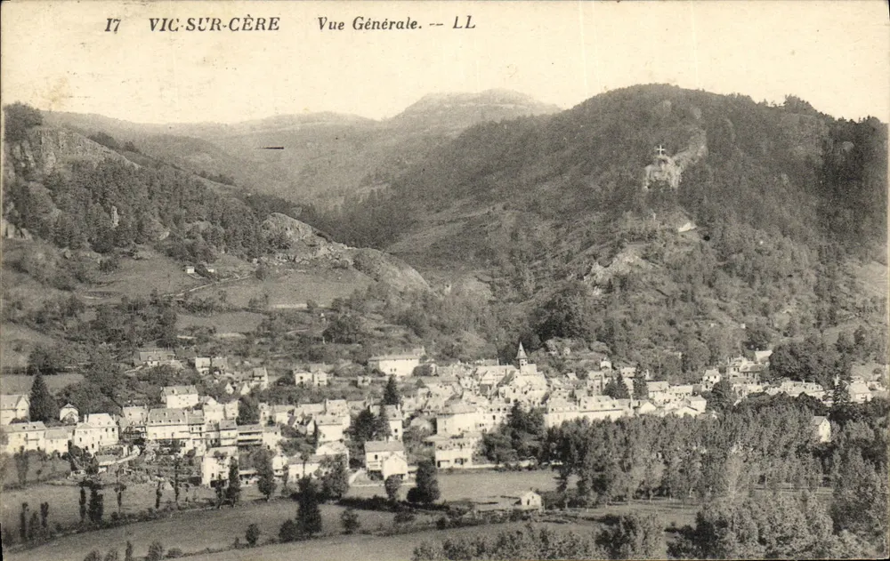 Vic-sur-Cère — Vista Geral — LL - Frente