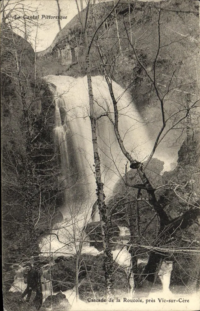 Cascada de la Roucôle, cerca de Vic-sur-Cère — El Cantal Pittoresco — editor: P. L. Auriol - Anverso