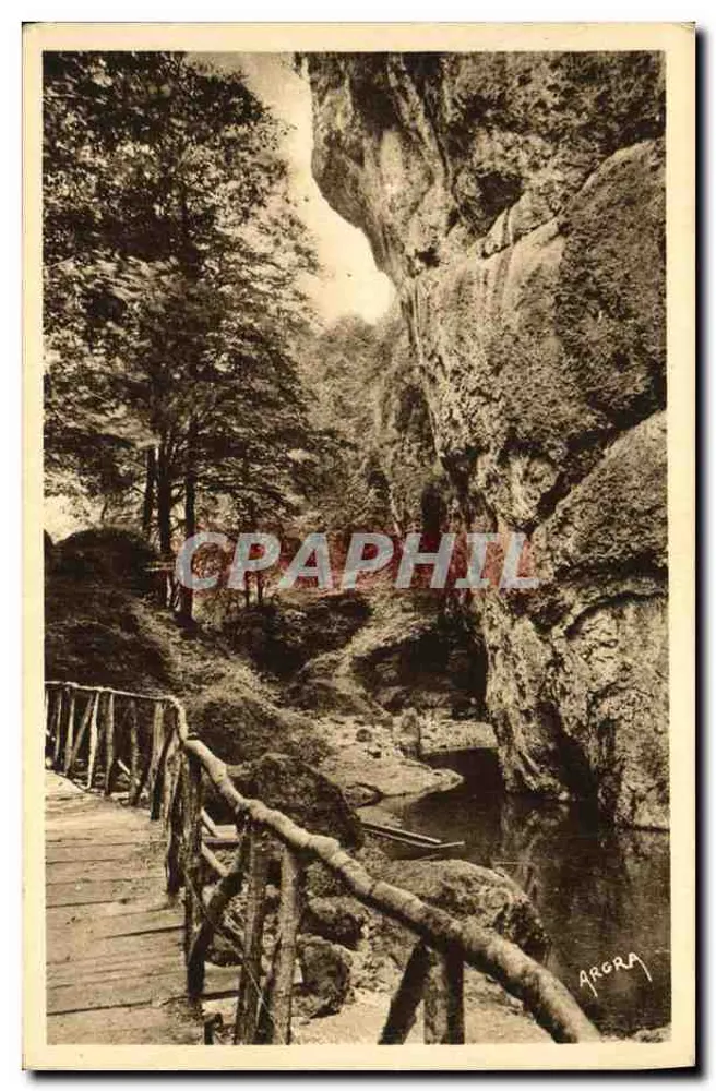 Le Pas de la Cère — VIC-sur-CÈRE (Cantal) — Les Arts Graphiques, Tailouze - Frente