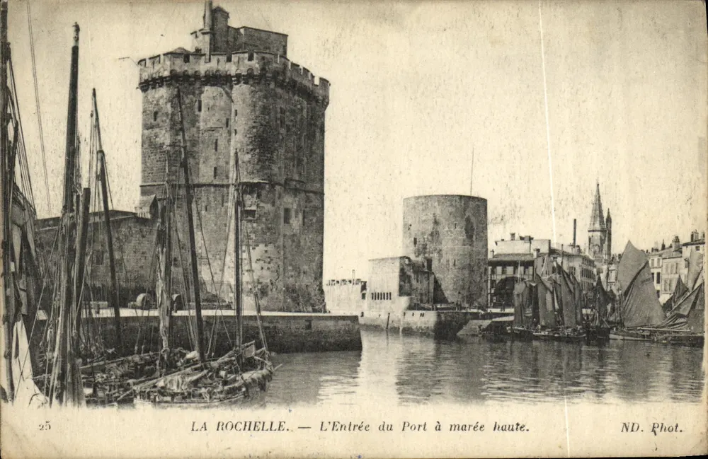 La Rochelle — Der Hafen-Eingang bei Flut — ND. Rhot. - Vorderseite