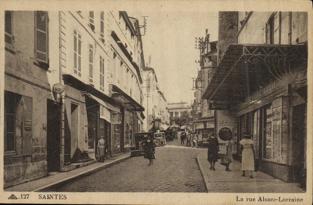 Saintes — A rua Alsace-Lorraine — CPAH — n°127 - Frente