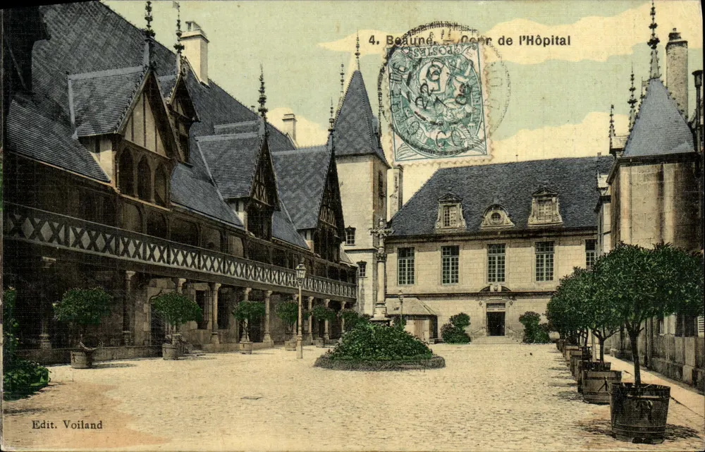 Beaune - Cour de l'Hôpital — Verlag Voiland, Nr. 4 - Vorderseite