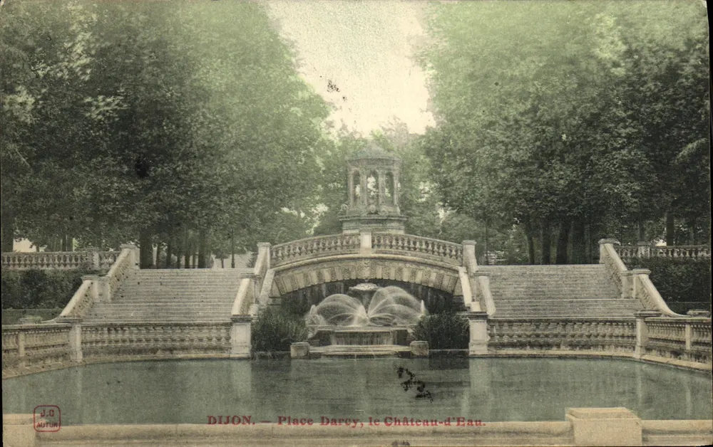 Dijon — Place Darcy, o Castelo-d'Água — J.C. Mutun - Frente