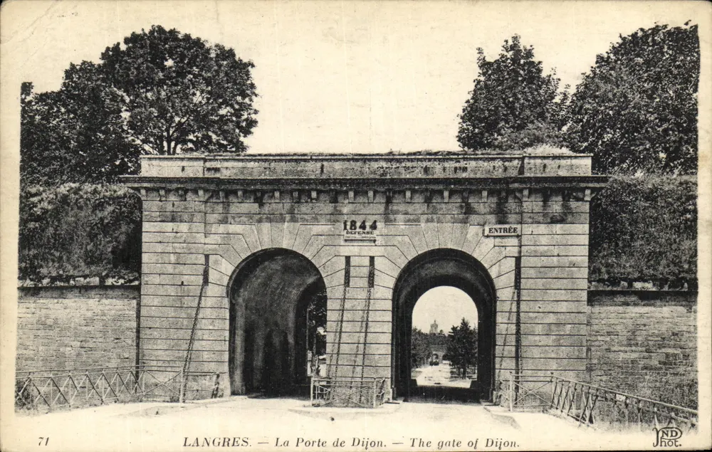 Langres — La Porte de Dijon — éditeur JND Phot. n°71 - Frente