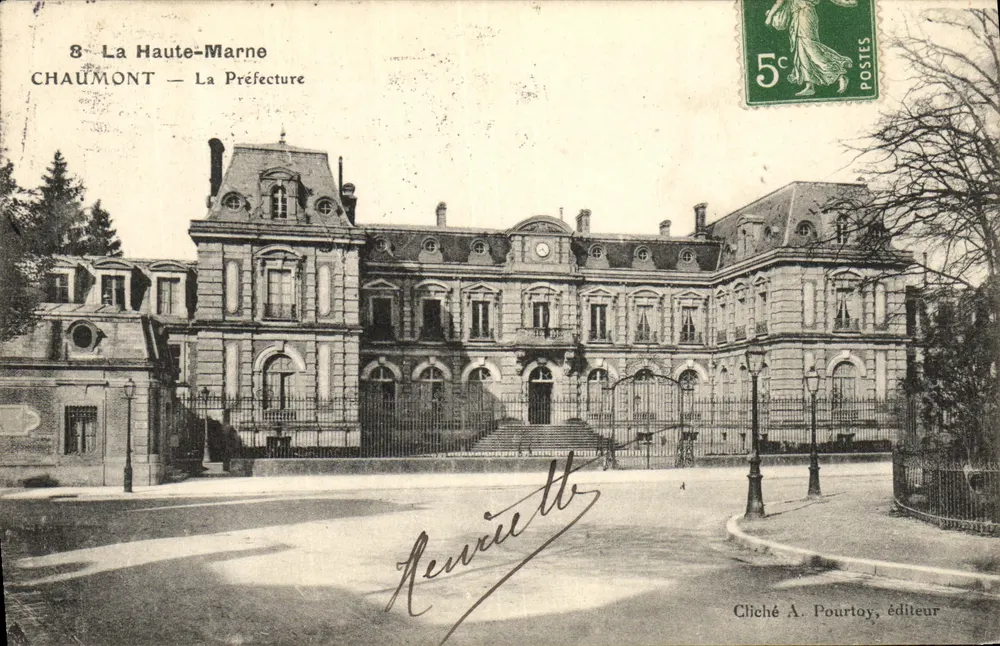 Chaumont — A Prefeitura — Cliché A. Pourtoy, editor - Frente