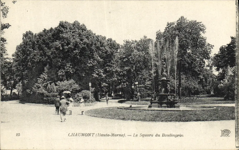 Chaumont (Haute-Marne) — O Square du Boulingrin — JND Hot - Frente