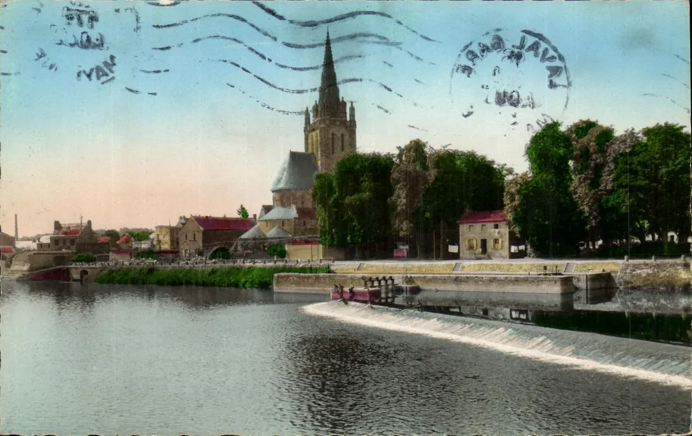 A Vale da Sarthe — Vista da estação e da igreja — Edições O. P. - Paris - Frente