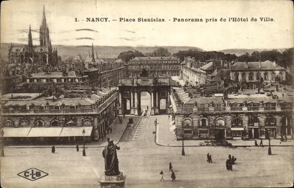 NANCY — Place Stanislas — Panorama aus dem Rathaus - Vorderseite