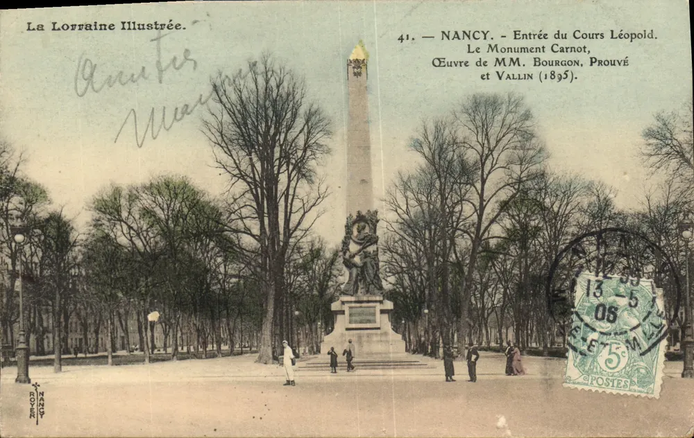 NANCY — Entrada do Cours Léopold — Monumento Carnot, obra de M.M. Bourgon, Prouvé e Vallin (1895) - Frente