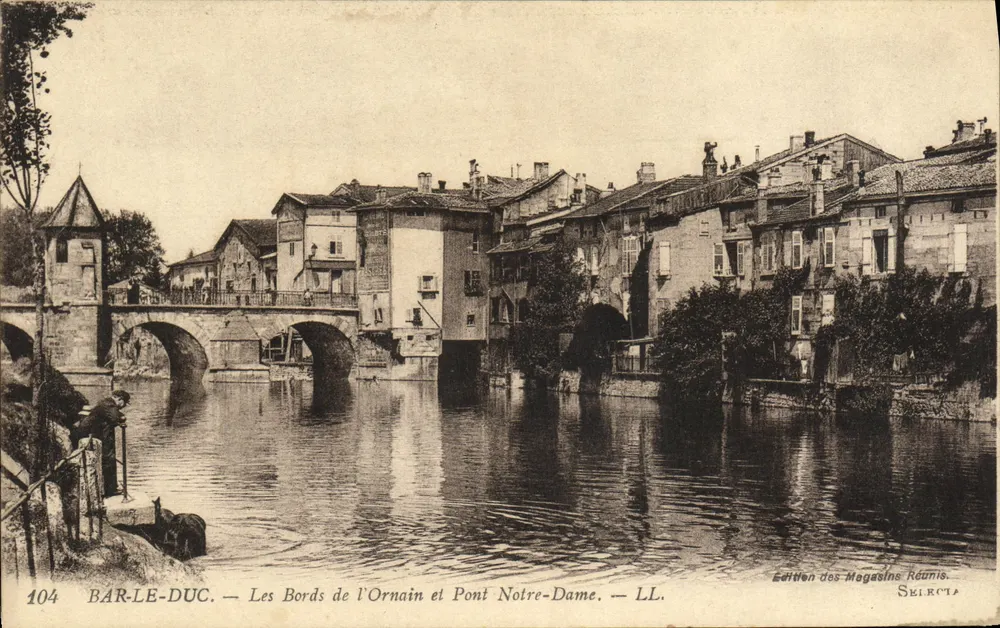 Bar-le-Duc — Die Ufer des Ornain und Brücke Notre-Dame — Ausgabe der Magasins Réunis, Nr. 104 - Vorderseite