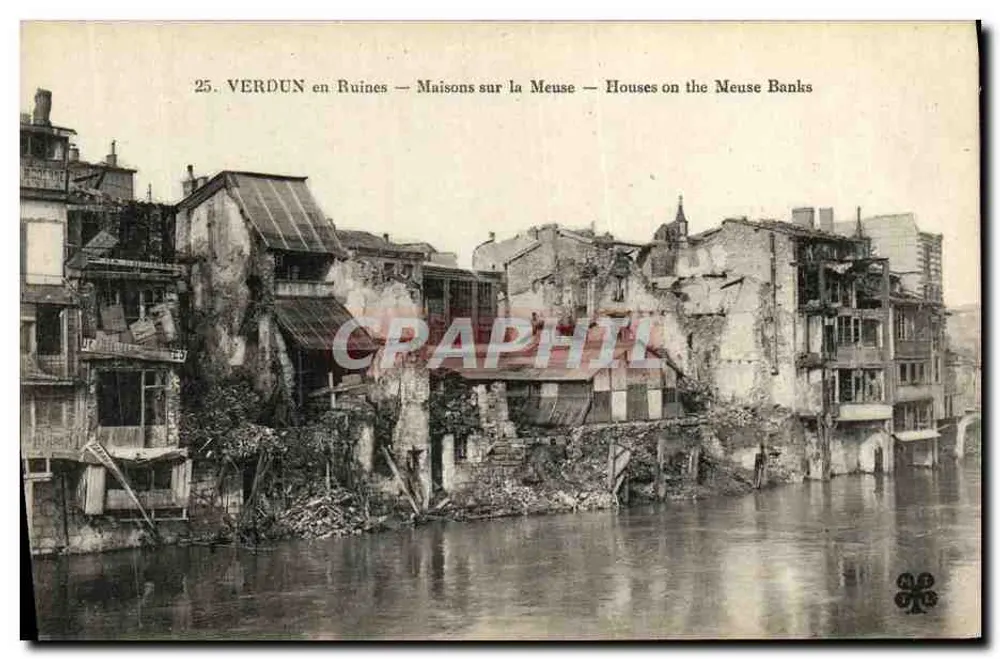 Verdun in Ruinen — Häuser am Meuse — Verlag nicht sichtbar - Vorderseite