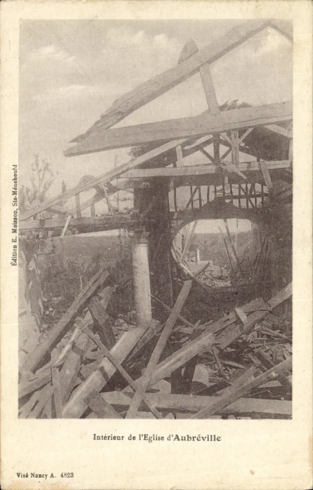 Innenansicht der Kirche von Aubréville — Zerstört — Ausgabe E. Moisson, Ste-Madeboild, n° 4823 - Vorderseite