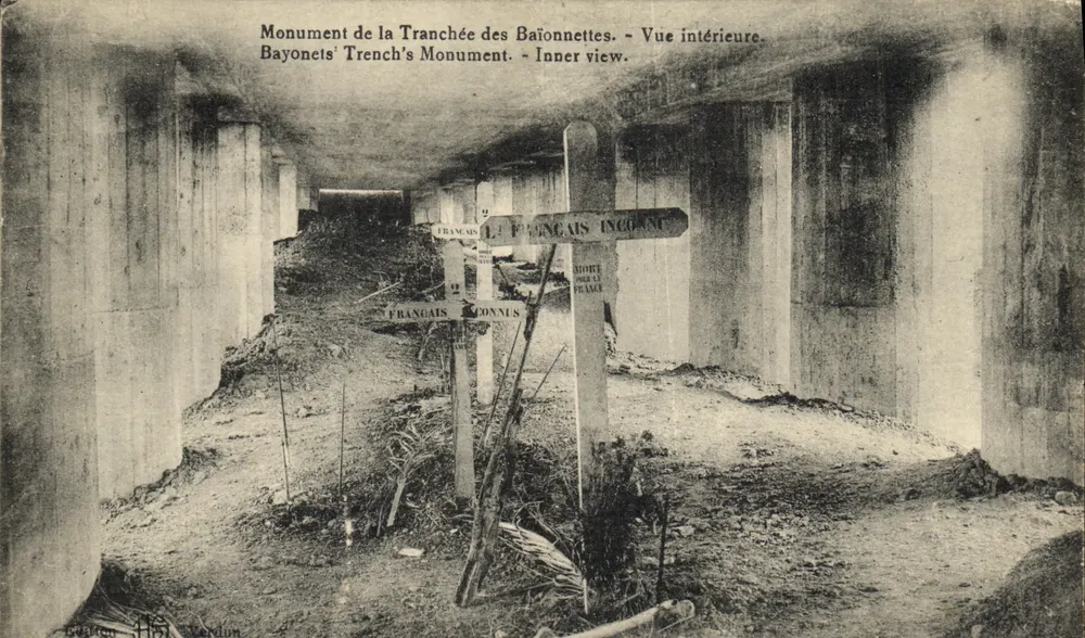 Monument der Baionetten-Schützengraben — Innenansicht — Verlag H. S. Verdun - Vorderseite