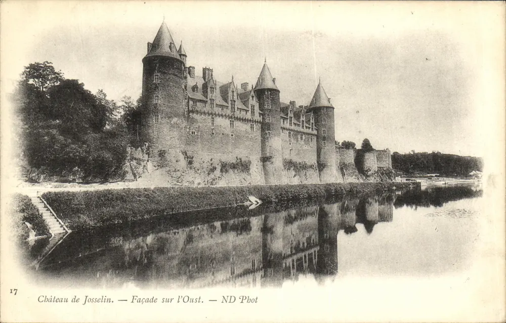 Castelo de Josselin — Fachada sobre o Oust — ND Pbot - Frente