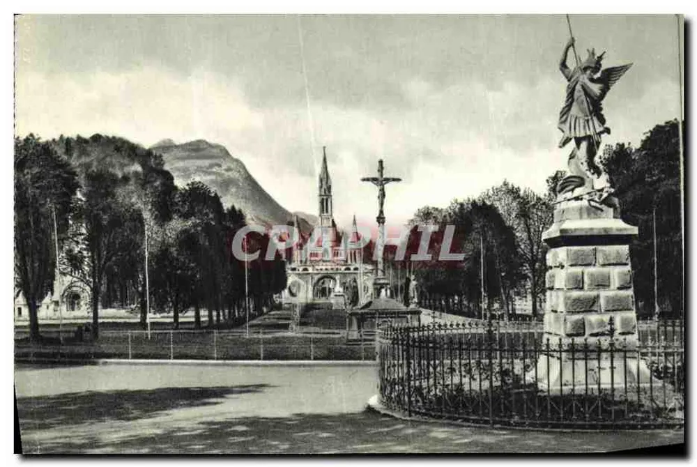 Lourdes — Saint-Michel, die Kreuz der Bretonen und die Basilika — Ausgabe P. Doucet - Lourdes, Nr. 43 - Vorderseite
