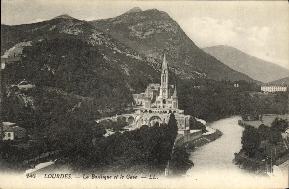 Lourdes — A Basílica e o Gave — LL. — n°246 - Frente