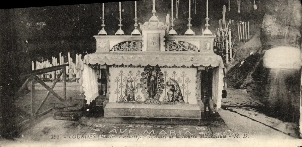 Lourdes (Hautes-Pyrénées) — A Fonte Milagrosa — M. D. - Frente