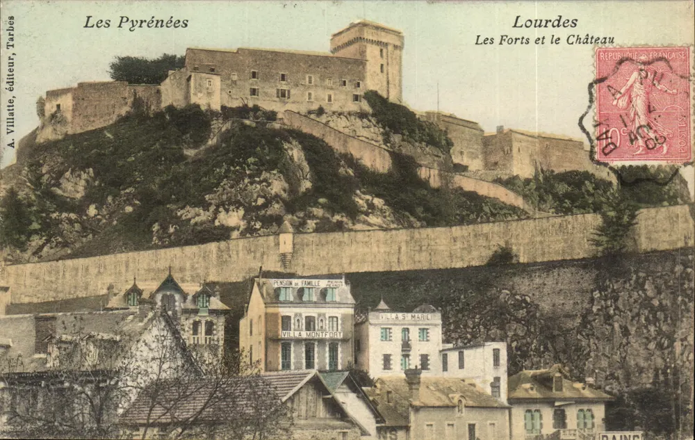 Os Pirineus — Lourdes, Os Fortes e o Castelo — A. Villatte, editor, Tarbes - Frente