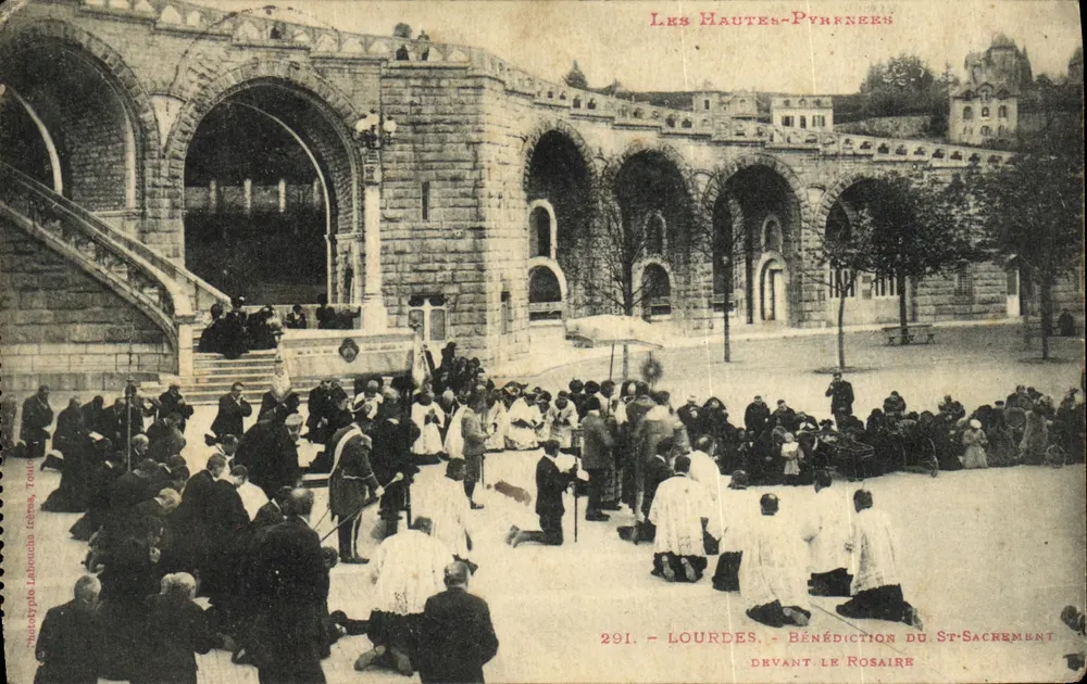 Lourdes — Bênção do Santíssimo Sacramento diante do Rosário — Foto Tipo Labouchu, Toulouse, n°291 - Frente