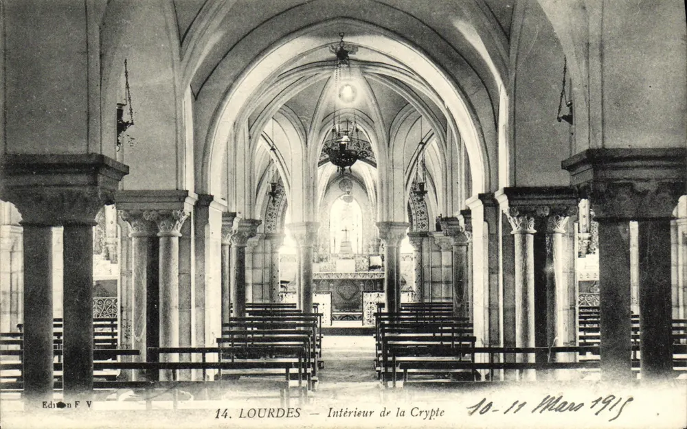 Lourdes — Interior da Cripta — Edição F.V. n°14 - Frente