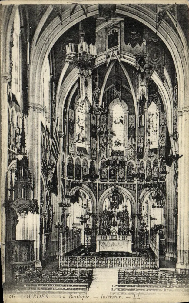 Lourdes — A Basílica — Interior — LL, n°46 - Frente