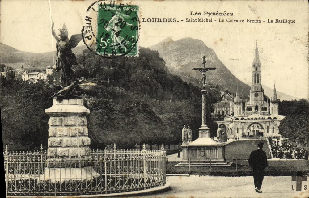 Lourdes — Saint Michel — Bretonischer Calvarienberg — Die Basilika - Vorderseite