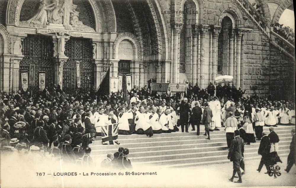 Lourdes — A Procissão do Santo Sacramento — Os Pirineus - Frente