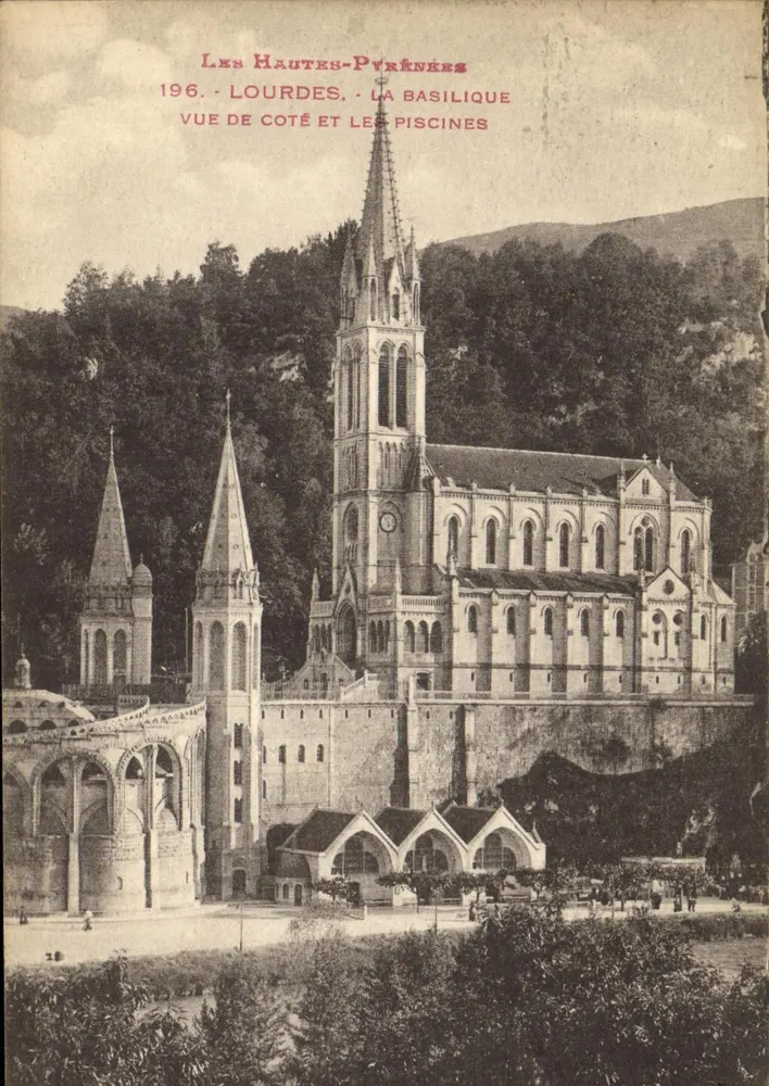 Lourdes - Die Basilika und die Becken — Les Hautes-Pyrénées, 1916 - Vorderseite