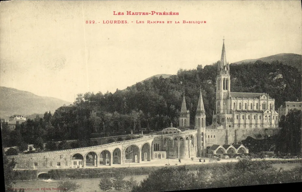 Lourdes - As Rampas e a Basílica — Laccozine Frères, Toulouse, n°822 - Frente