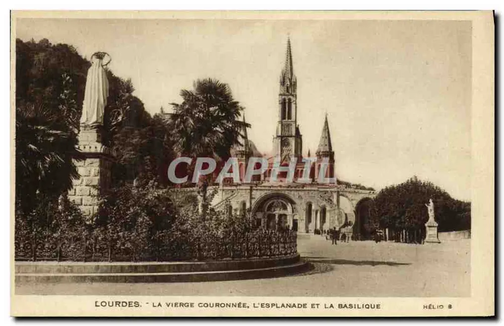 Lourdes - Die gekrönte Jungfrau, die Esplanade und die Basilika — Hélios 8 - Vorderseite