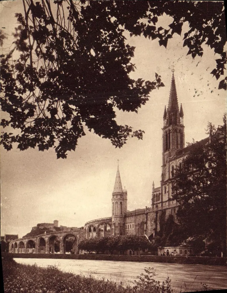 Lourdes (H.-P.) — Die Basilika und die Grotte des Gave — Editions Jové, Pau (B.-P.) - Vorderseite